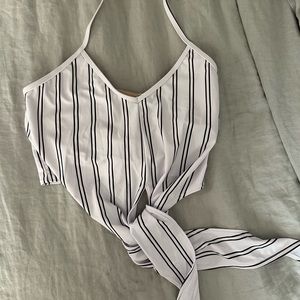 Kortni Jeane tie up top